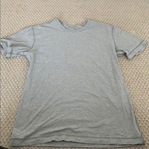 Simple gray men’s lululemon t-shirt
